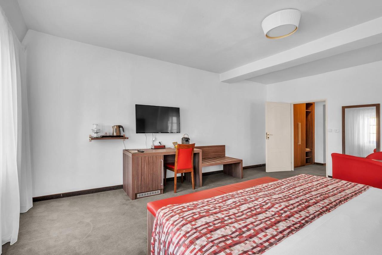 Hotel Nelly Kellys Trutnov